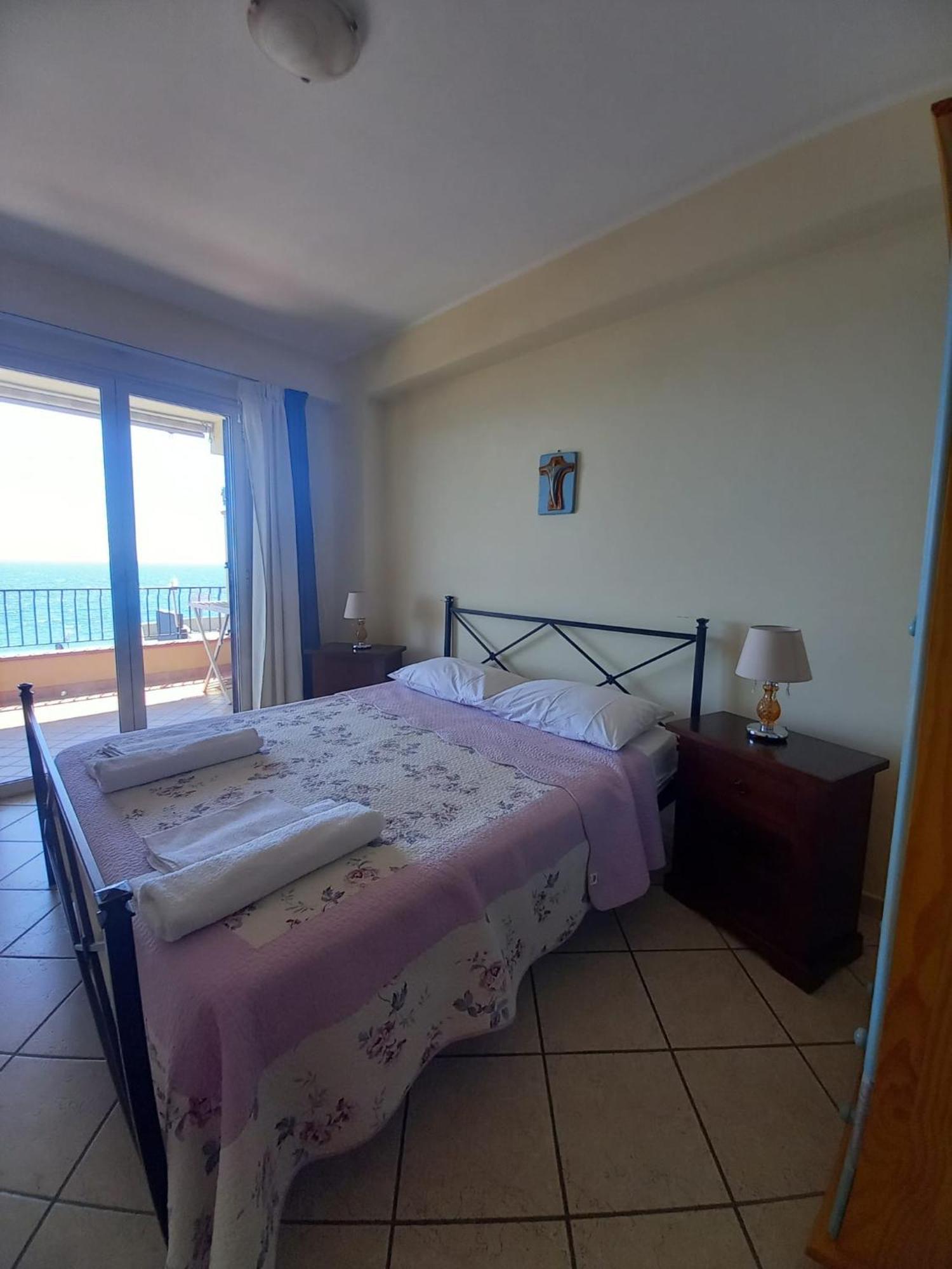 B&B La Sirena Santa Teresa Di Riva Exterior foto