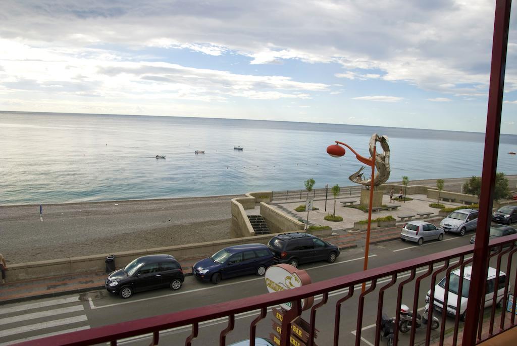 B&B La Sirena Santa Teresa Di Riva Exterior foto